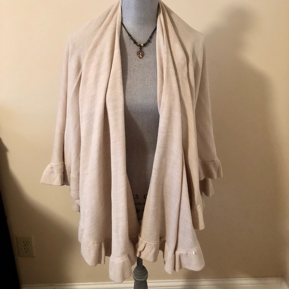 Ann Taylor Tan Ruffle Poncho. One Size. - Picture 5 of 5